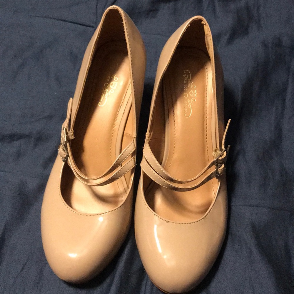 Journee Collection pumps